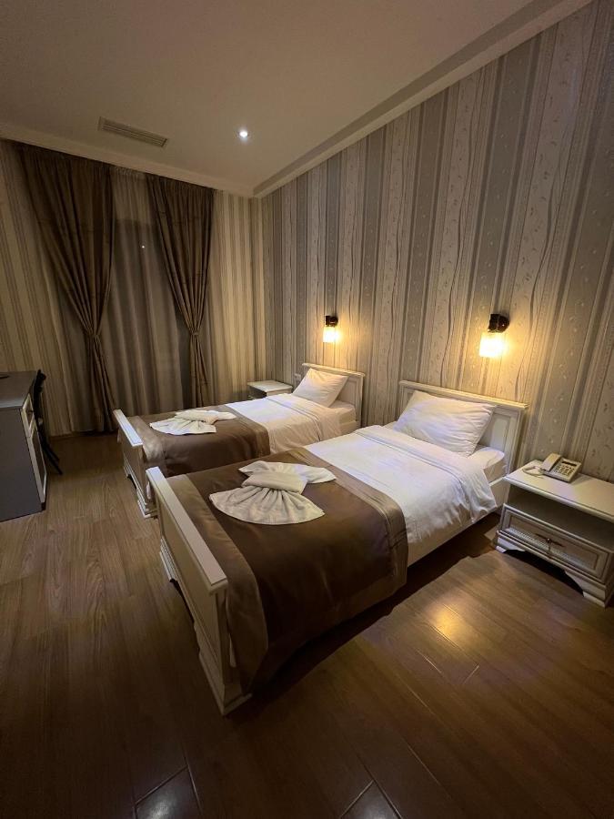 Granada Hotel And Restaurant تبليسي المظهر الخارجي الصورة