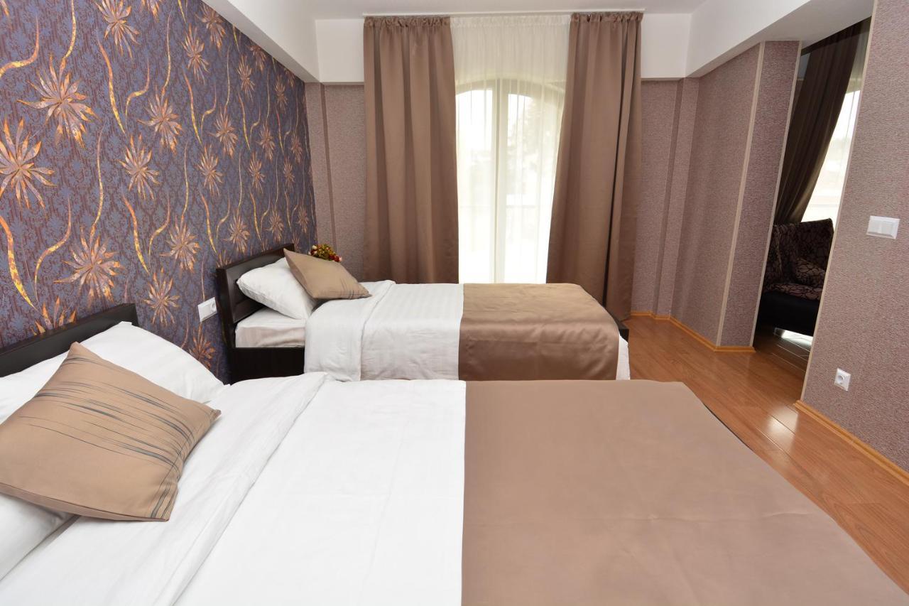 Granada Hotel And Restaurant تبليسي المظهر الخارجي الصورة