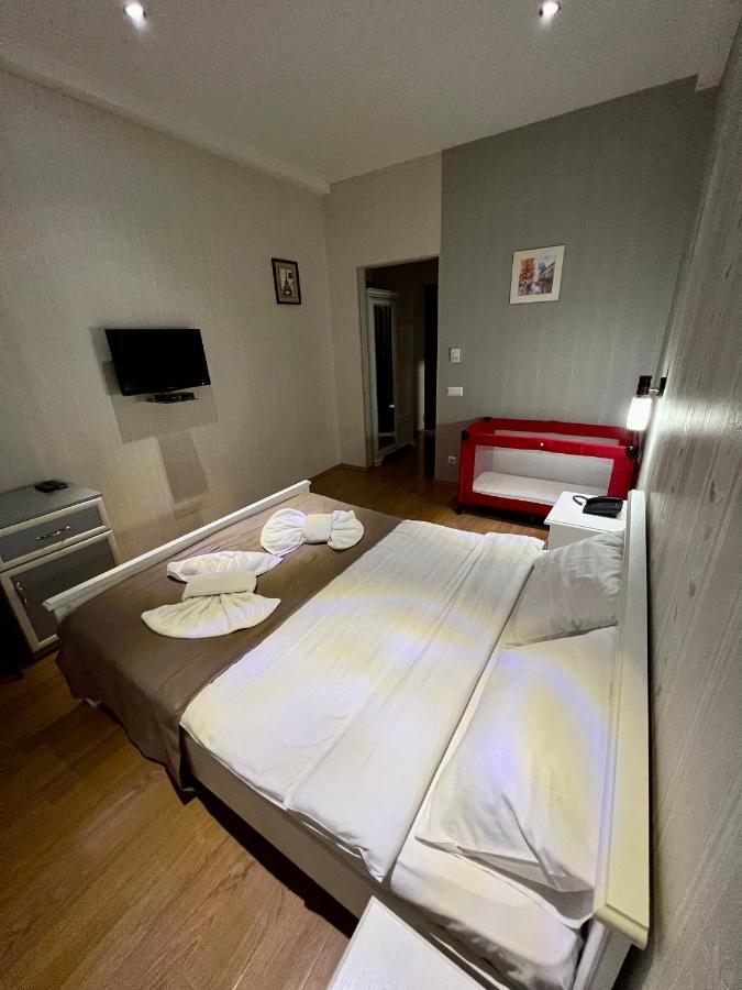 Granada Hotel And Restaurant تبليسي المظهر الخارجي الصورة