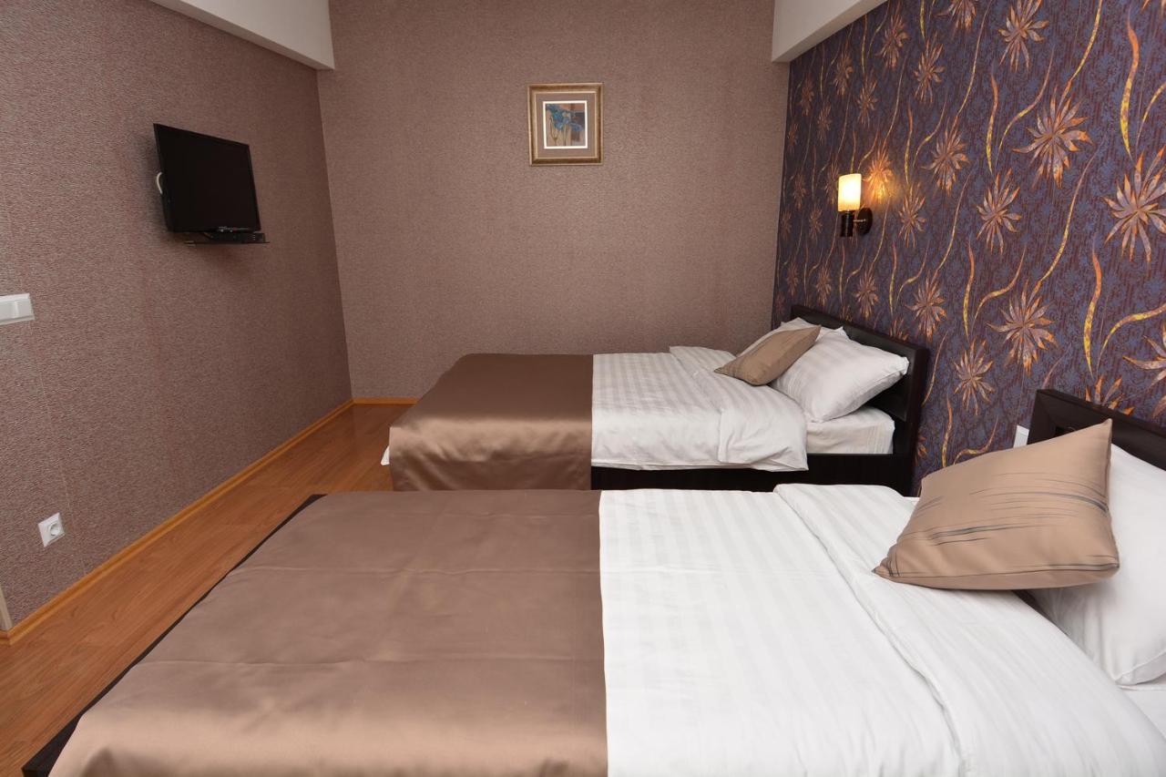 Granada Hotel And Restaurant تبليسي المظهر الخارجي الصورة